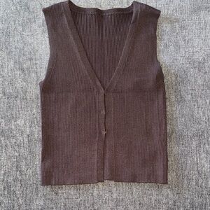 Amazon Women's Brown Sleeveless Cardigan